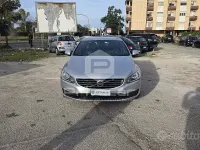 Usata Volvo S60 Dynamic 150 CV (110 kW) 2018 Grigio Berlina