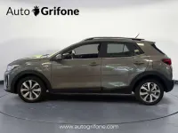 Usata Kia Stonic Style 101 CV (74 kW) 2022 Arancione SUV