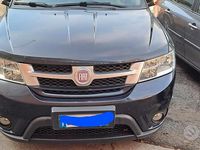 Usata Fiat Freemont 140 CV (102 kW) 2012 Blu SUV