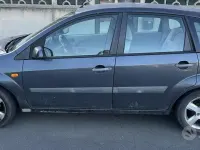Begagnad Ford Fiesta 80 HK (58 kW) 2006 Blå Halvkombi
