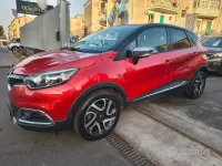 Usata Renault Captur 110 CV (80 kW) 2015 Rosso SUV