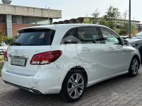 Usata Mercedes B180 109 CV (80 kW) 2015 Bianco Utilitaria