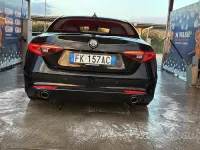 Usata Alfa Romeo Giulia 180 CV (132 kW) 2017 Nero Berlina