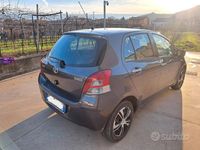 Usata Toyota Yaris Sol 90 CV (66 kW) 2011 Grigio Utilitaria
