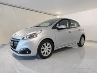 Usata Peugeot 208 Active 75 CV (55 kW) 2018 Non specificato Utilitaria