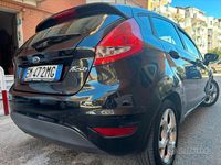 Usata Ford Fiesta Titanium 71 CV (52 kW) 2012 Nero Utilitaria