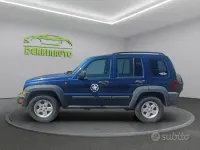 Usata Jeep Cherokee Sport 163 CV (119 kW) 2007 Blu SUV