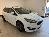Usata Ford Focus ST 120 CV (88 kW) 2018 Bianco Station wagon