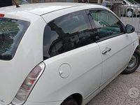 Usata Lancia Ypsilon 69 CV (50 kW) 2012 Bianco Utilitaria