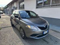 Usata Lancia Ypsilon Gold 69 CV (50 kW) 2016 Grigio Utilitaria