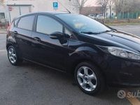 Usata Ford Fiesta 60 CV (44 kW) 2014 Blu Utilitaria