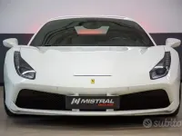 Usata Ferrari 488 670 CV (492 kW) 2016 Bianco Coupé