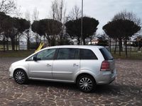 Usata Opel Zafira 149 CV (109 kW) 2011 Argento Monovolume