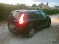 Usata Renault Scénic III 110 CV (80 kW) 2013 Nero Monovolume