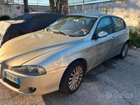Usata Alfa Romeo 147 105 CV (77 kW) 2005 Grigio Utilitaria