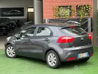 Usata Kia Rio Active 85 CV (62 kW) 2014 Grigio Berlina