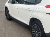 Usata Peugeot 2008 Allure 114 CV (83 kW) 2015 Bianco SUV
