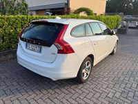 Usata Volvo V60 120 CV (88 kW) 2017 Bianco Station wagon