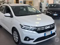 Usata Dacia Sandero Comfort 66 CV (48 kW) 2024 Bianco Berlina