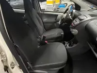 Second-hand Toyota Aygo Connect Style 68 CP (50 kW) 2011 Alb Hatchback