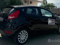 Usata Ford Fiesta 82 CV (60 kW) 2010 Nero Berlina