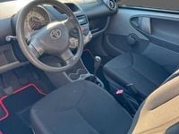 Usata Toyota Aygo Sol 68 CV (50 kW) 2010 Grigio Utilitaria