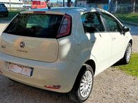 Usata Fiat Grande Punto Dynamic 69 CV (50 kW) 2013 Bianco Utilitaria