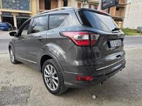 Usata Ford Kuga Vignale 180 CV (132 kW) 2017 Grigio SUV