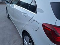 Usata Mercedes A180 Business 122 CV (89 kW) 2017 Bianco Berlina