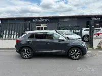 Usata VW T-Roc 116 CV (85 kW) 2019 Grigio SUV