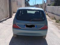 Begagnad Lancia 2000 60 HK (44 kW) 2001 Blå Sedan