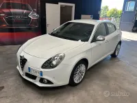 Usata Alfa Romeo Giulietta Distinctive 105 CV (77 kW) 2014 Bianco Utilitaria
