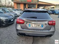 Usata Mercedes GLA180 Premium 136 CV (100 kW) 2017 Grigio SUV