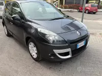 Käytetty Renault Scenic E-Tech Dynamique 110 HP (80 kW) 2011 Harmaa Tila-auto