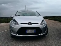 Usata Ford Fiesta Titanium 71 CV (52 kW) 2012 Argento Berlina