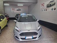 Usata Ford Fiesta 75 CV (55 kW) 2013 Grigio Utilitaria