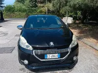 Usata Peugeot 208 120 CV (88 kW) 2015 Nero Utilitaria
