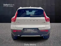 Usata Volvo XC40 Inscription 150 CV (110 kW) 2020 Grigio chiaro metallizzato SUV