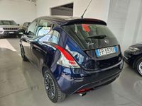 Usata Lancia Ypsilon Gold 69 CV (50 kW) 2018 Blu/azzurro Utilitaria
