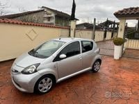 Usata Toyota Aygo 67 CV (49 kW) 2006 Grigio Utilitaria