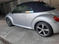 Usata VW New Beetle 101 CV (74 kW) 2007 Grigio Utilitaria