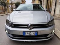Usata VW Polo 90 CV (66 kW) 2018 Gray Utilitaria