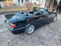 Usata BMW 325 Cabriolet Efficient Dynamics 192 CV (141 kW) 1993 Nero Cabrio