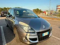 Usata Renault Scenic E-Tech XMOD 110 CV (80 kW) 2011 Berlina