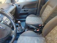 Usata Ford Fiesta 68 CV (50 kW) 2004 Grigio Utilitaria