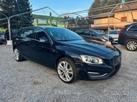 Usata Volvo V60 Ocean Race 120 CV (88 kW) 2016 Blu/azzurro Station wagon