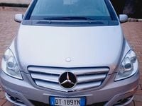 Usata Mercedes B200 140 CV (102 kW) 2009 Grigio Monovolume
