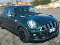 Usata Mini Cooper D 116 CV (85 kW) 2016 Verde Utilitaria