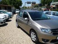 Usata Dacia Sandero Lauréate 75 CV (55 kW) 2015 Bronzo Berlina