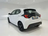 Usata Toyota Yaris Hybrid Active 92 CV (67 kW) 2024 Berlina